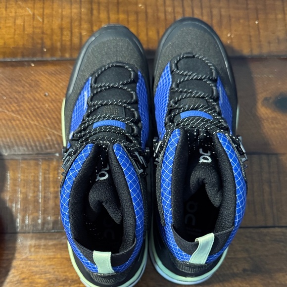 On Running Men's Black and Blue Athletic Shoes- brand new. Never worn - Picture 1 of 7